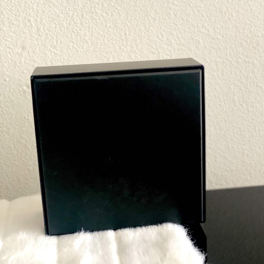 GUCCI Gift Box - Picture 4 of 4